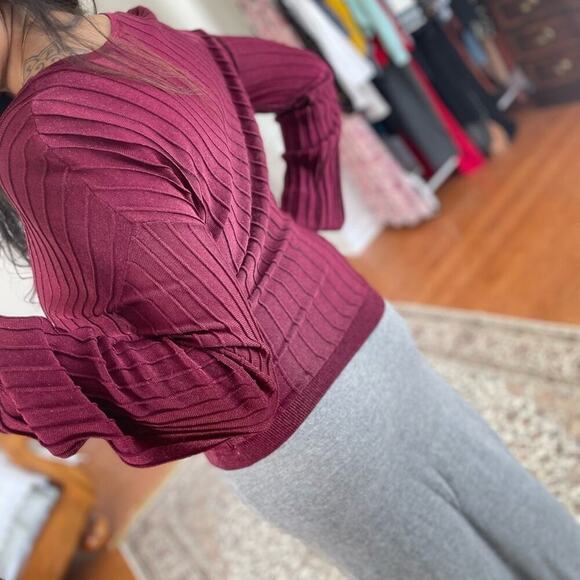 ✨GUESS✨ Prism Surplice Top - Picture 3 of 10